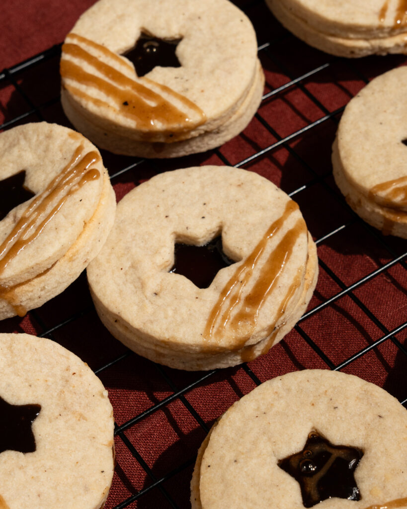 spiced tamarind sandwich cookies